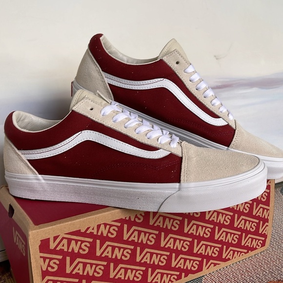 Vans Men’s Old Skool
Canvas/Suede Fired Brick
VN0007NTZHG
Sneakers - Picture 6 of 16